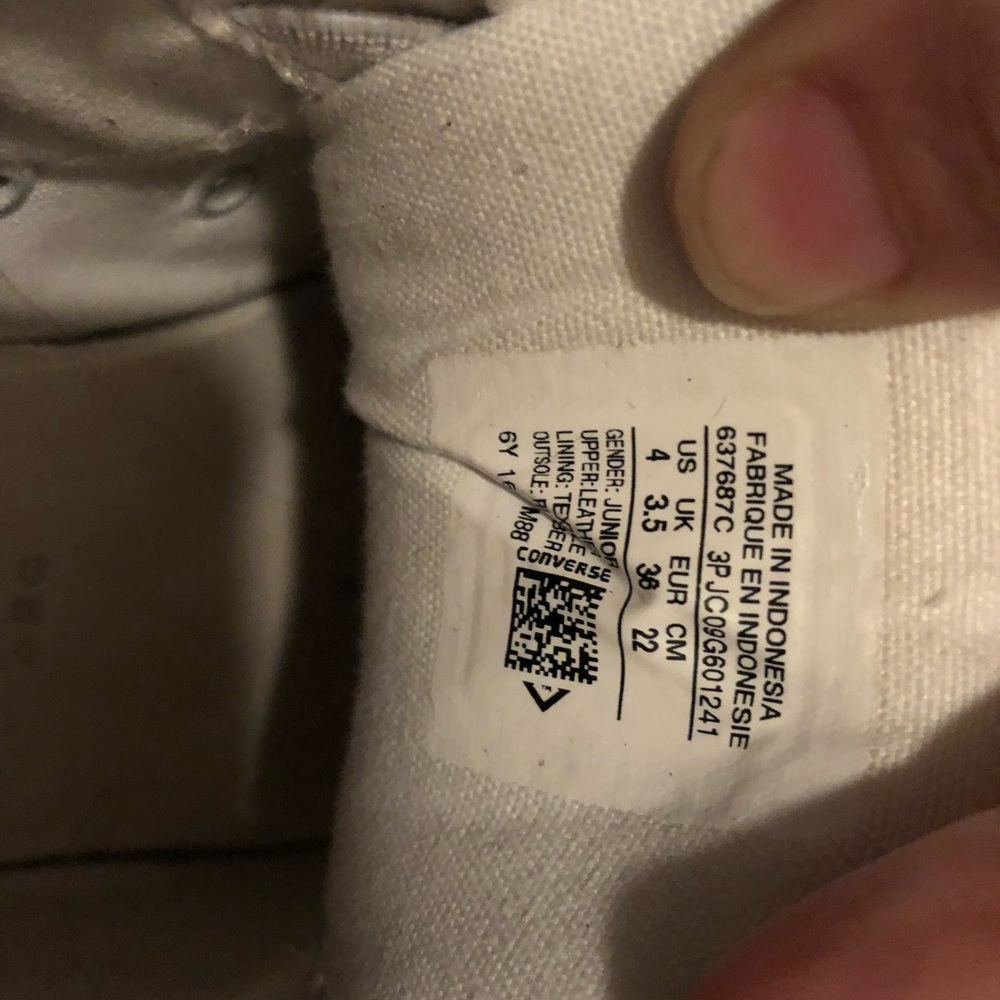 Converse - Picture 3 of 3